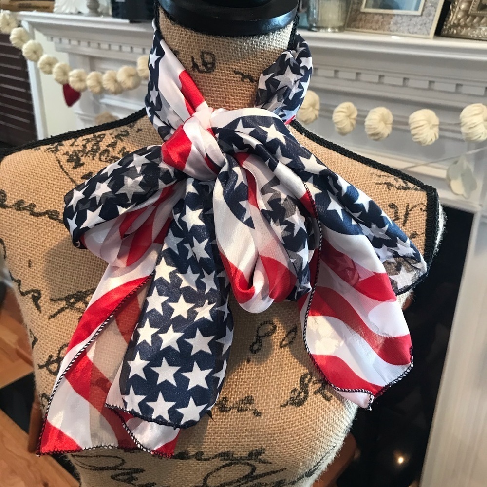 🇺🇸 American Flag Scarf